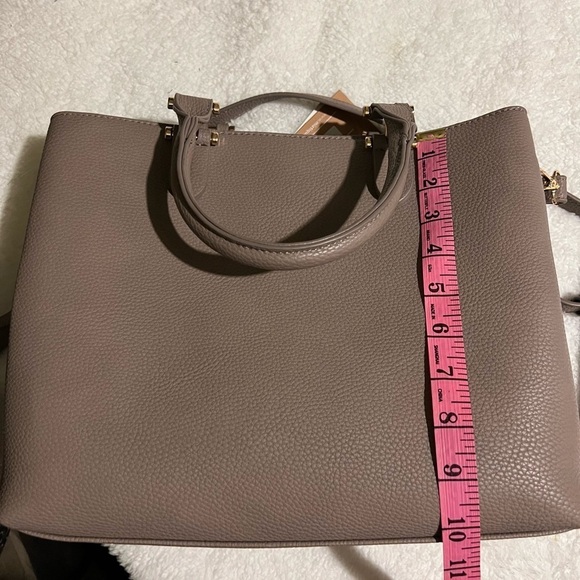 Miztique Handbag - Picture 2 of 11
